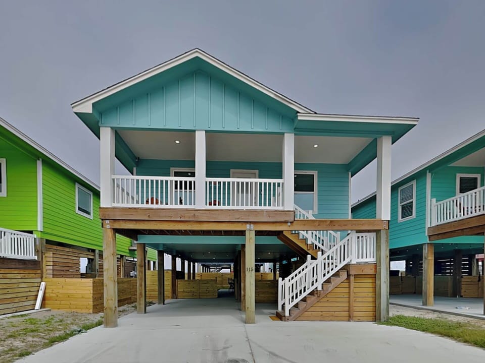 House (4 Bedrooms) | Front of property