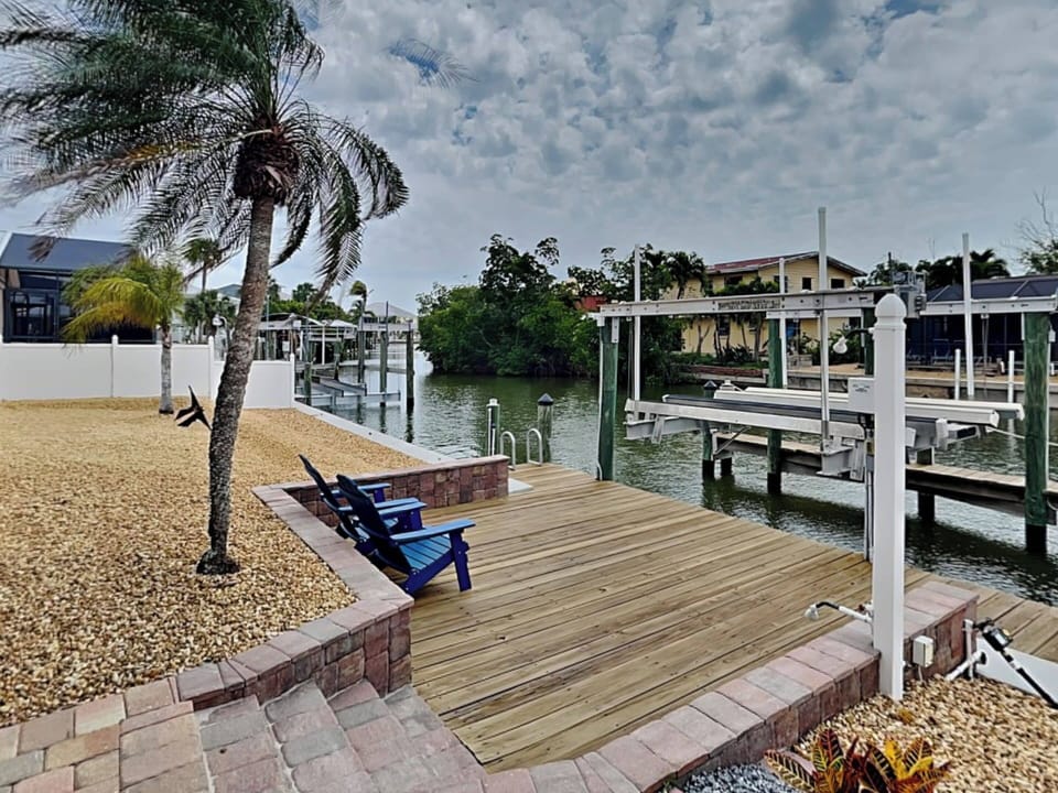 House (3 Bedrooms) | Property amenity
