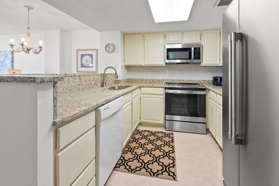 Home Decor, Indoors, Kitchen, Rug, Microwave