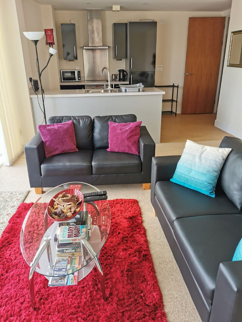 Superior Apartment, 1 Bedroom, Non Smoking, Marina View | 1 bedroom, individually decorated, individually furnished