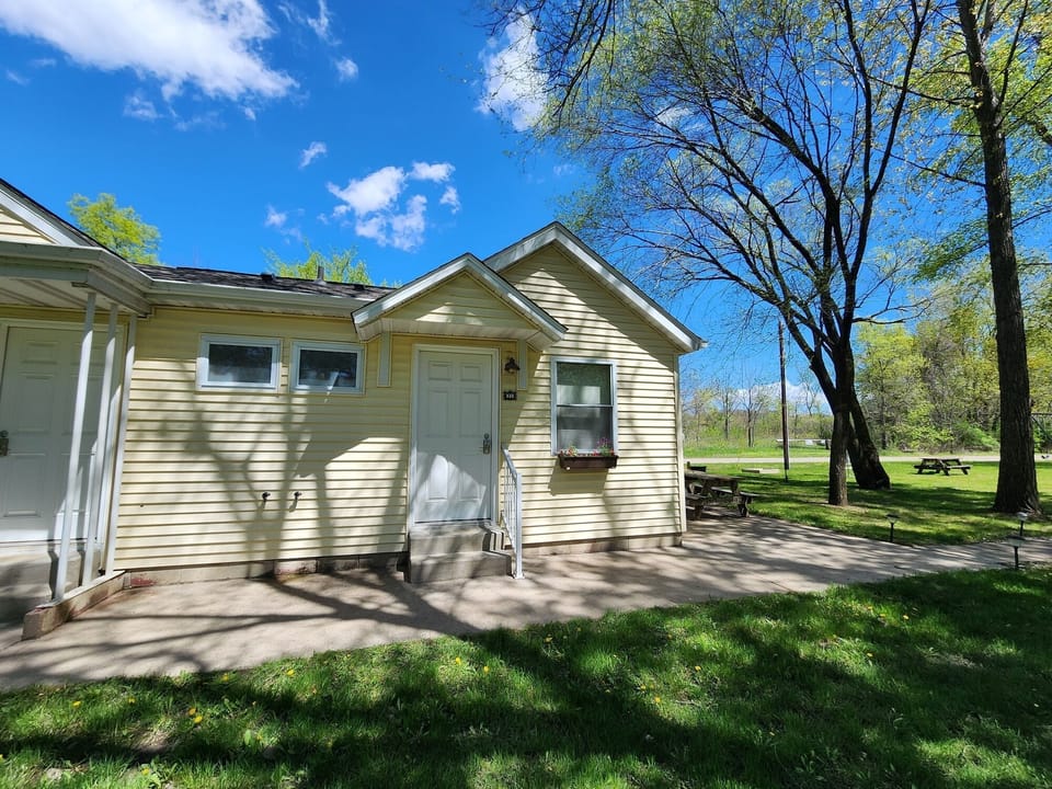 Cottage at Lake Road Campground