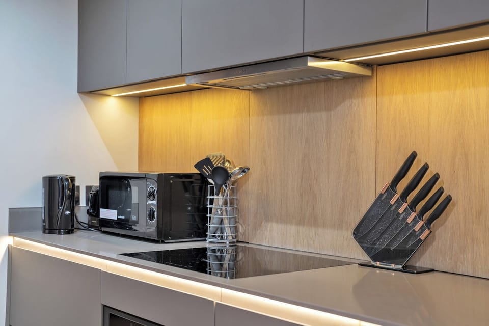 Economy Apartment, 2 Bedrooms | Private kitchen | Fridge, microwave, oven, stovetop