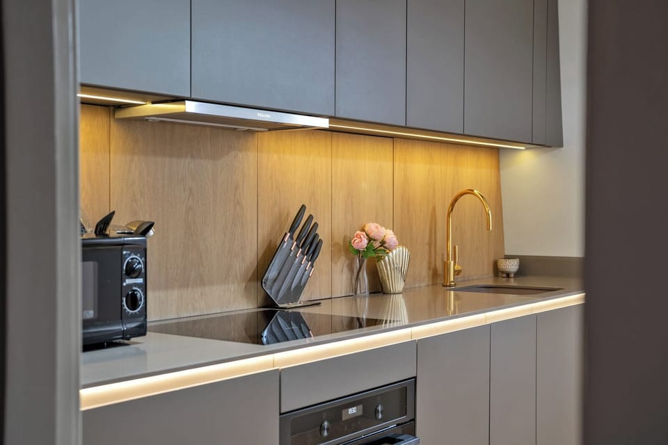Economy Apartment, 2 Bedrooms | Private kitchen | Fridge, microwave, oven, stovetop