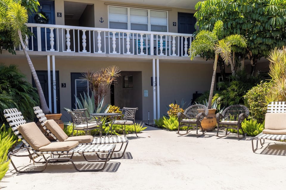 courtyard sitting area