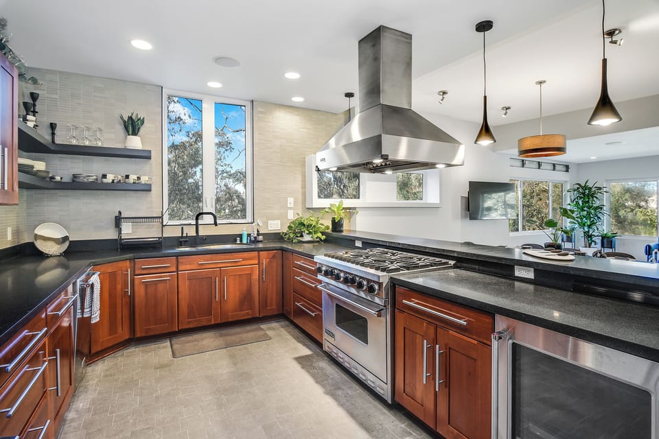 Kitchen w Viking appliances