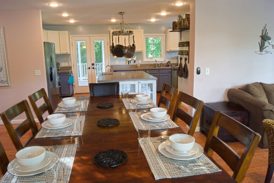 Where Culinary Delights Meet Dining Comfort