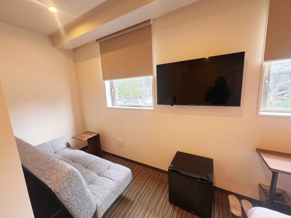 Business Triple Room | Desk, laptop workspace, soundproofing, free WiFi