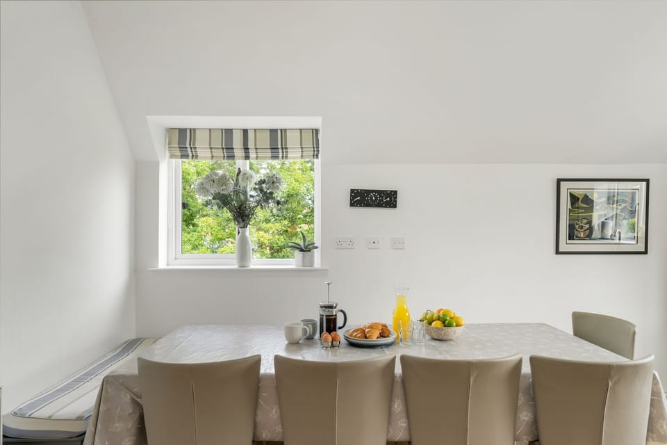 The Little Hawthorns, Roserrow, First Floor: Enjoy a wonderful home cooked meal for the whole family.