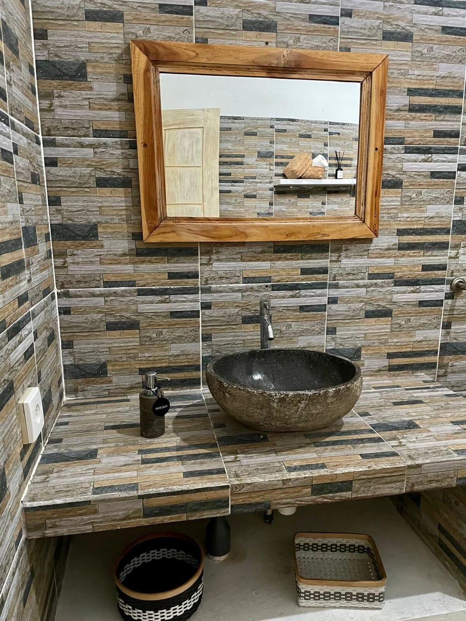 Comfort Double Room, Balcony, Garden View | Bathroom | Shower, rainfall showerhead, towels, soap