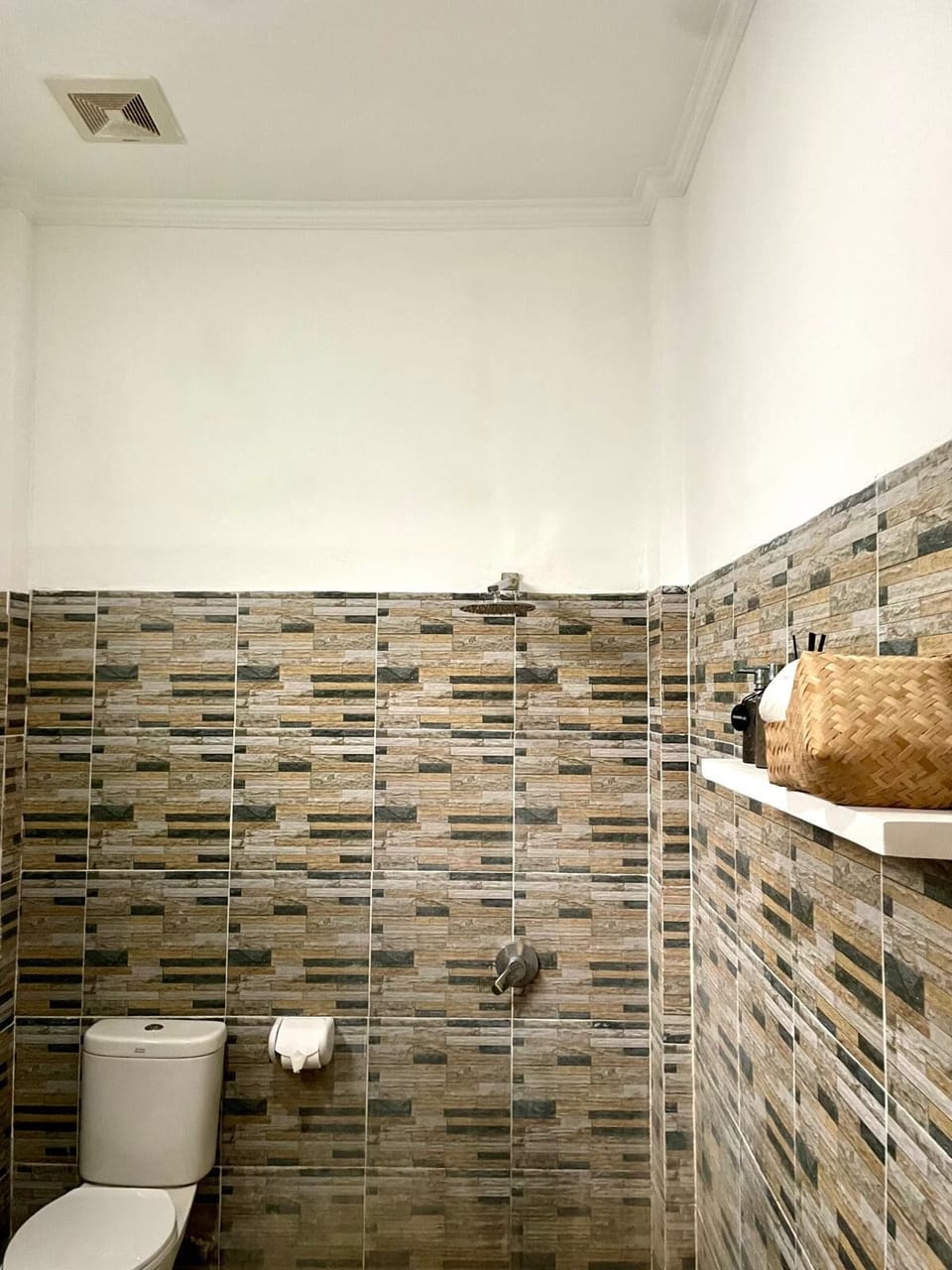 Shower, rainfall showerhead, towels, soap