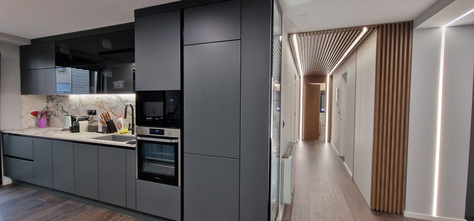 Full kitchen
