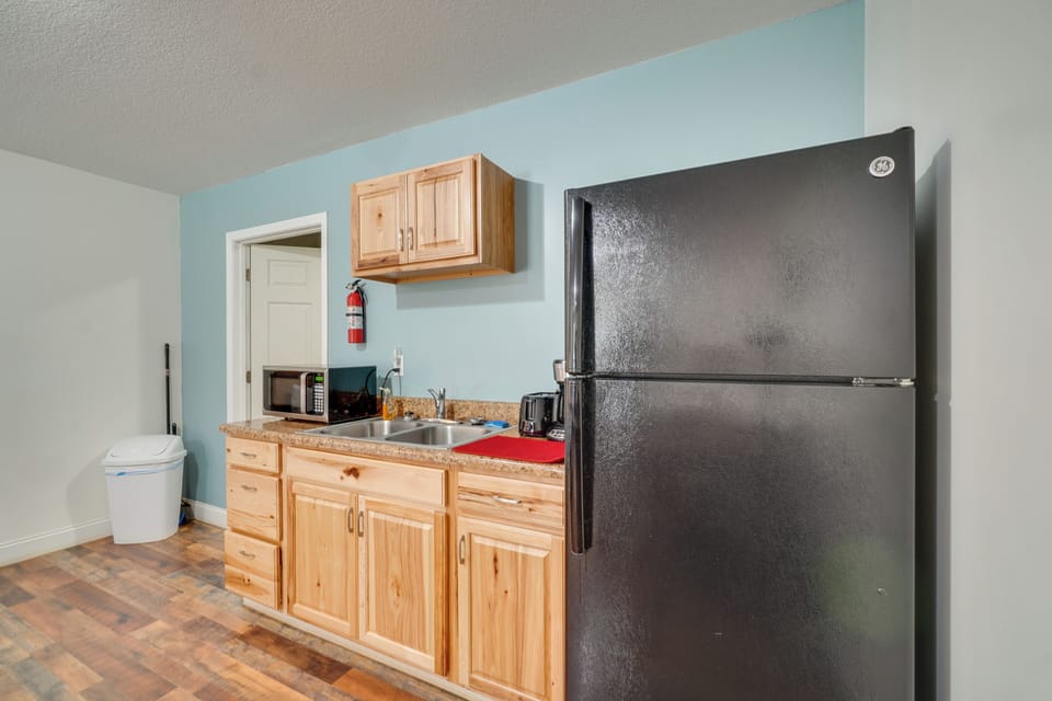 Kitchenette | Drip Coffee Maker | Toaster