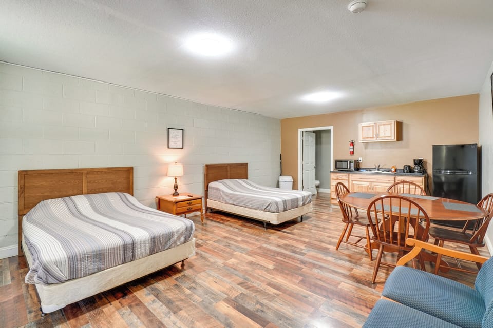 Studio | 2 Full Beds | Free WiFi | Central A/C & Heat