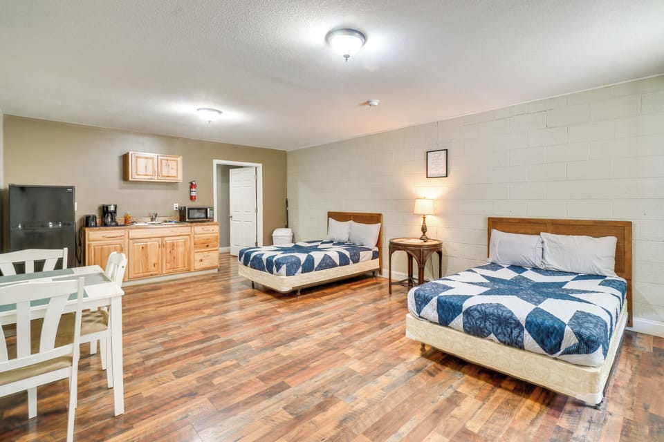 Studio | 2 Full Beds | Free WiFi | Central A/C & Heat