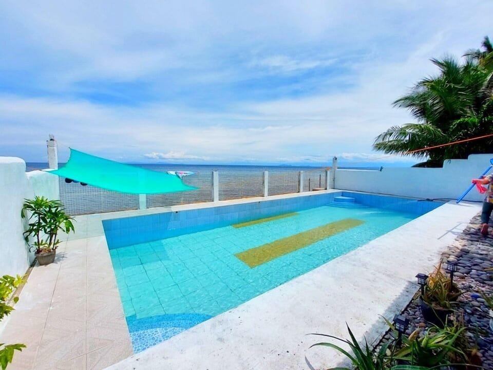 15 outdoor pools