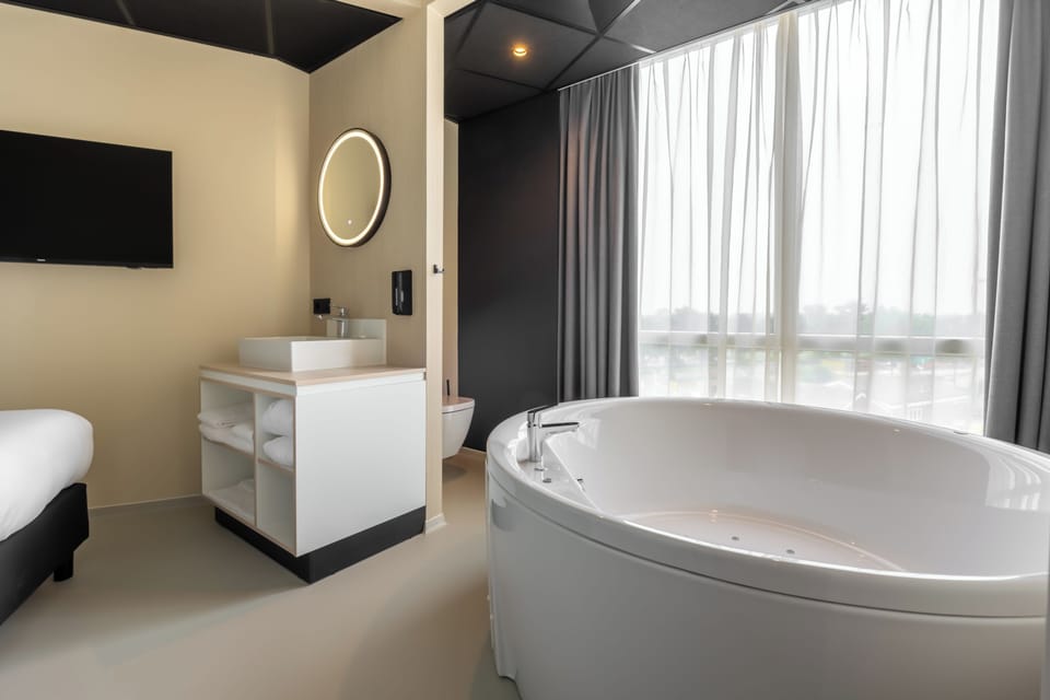 Deluxe Suite | Bathroom | Hair dryer