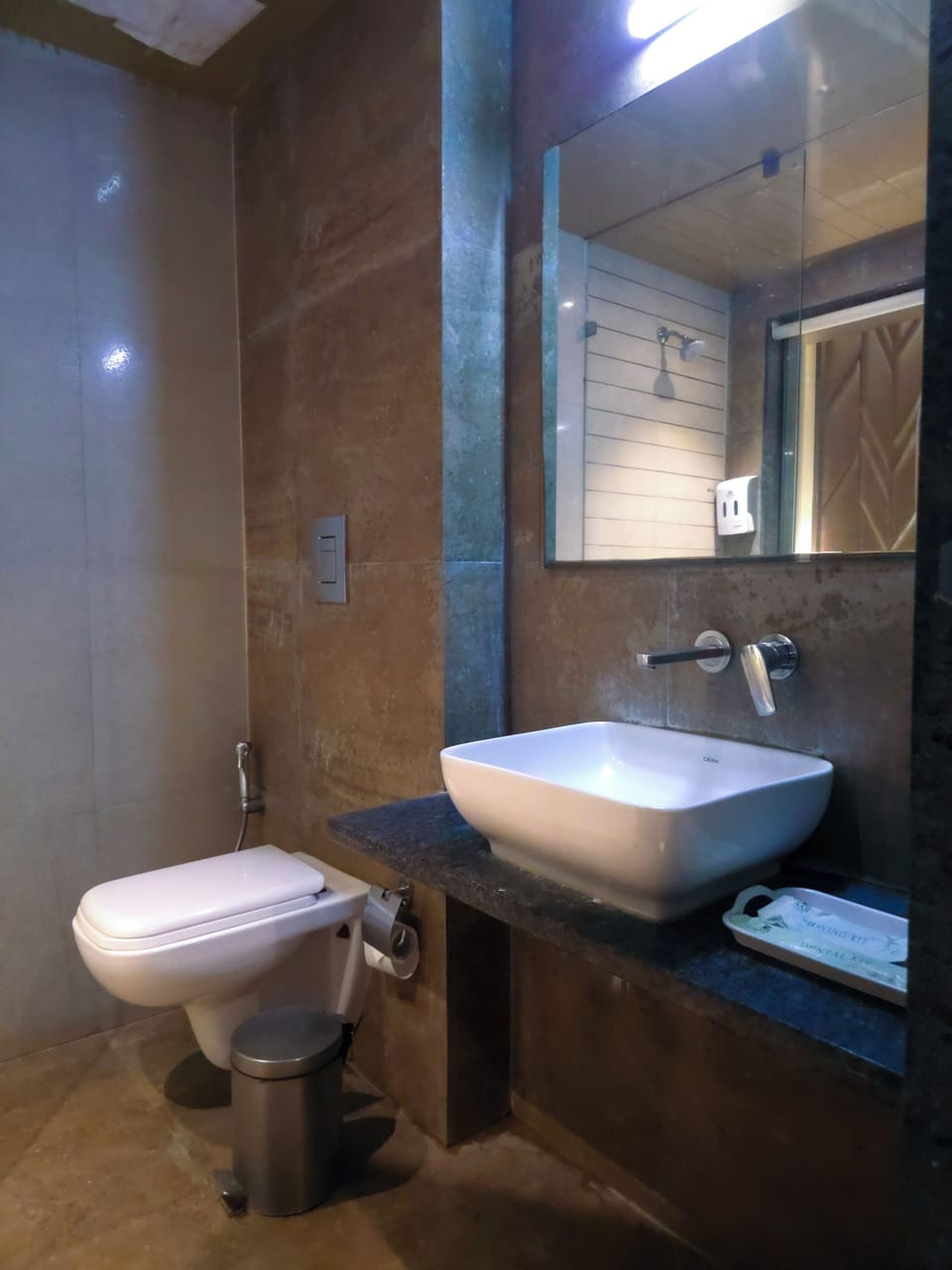 Executive Room | Desk, WiFi (free), bed sheets