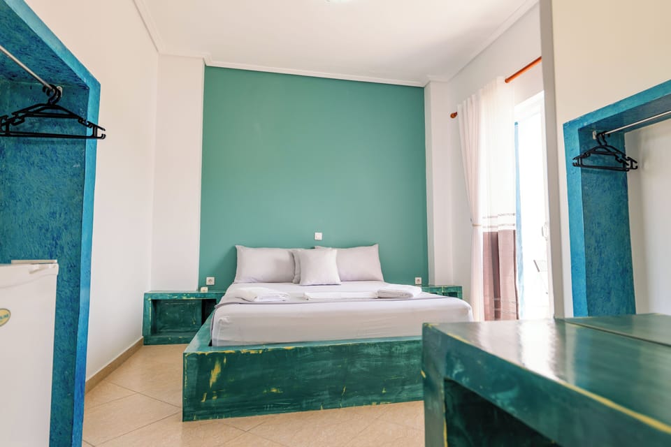 Triple Room | Free WiFi, bed sheets