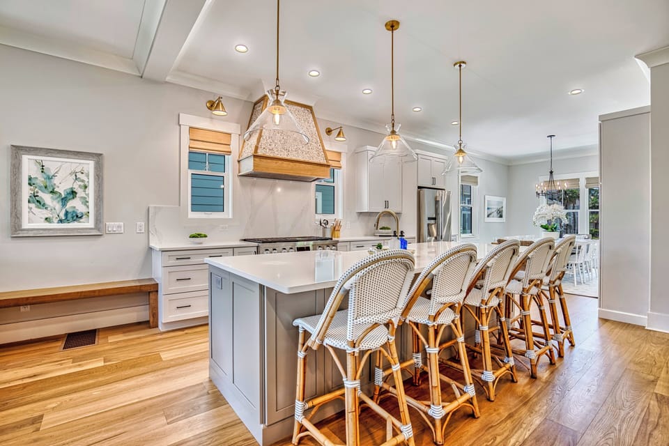 Large Fully Equipped Kitchen.