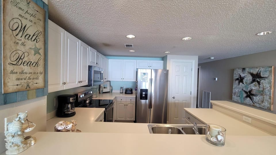 Full Kitchen.