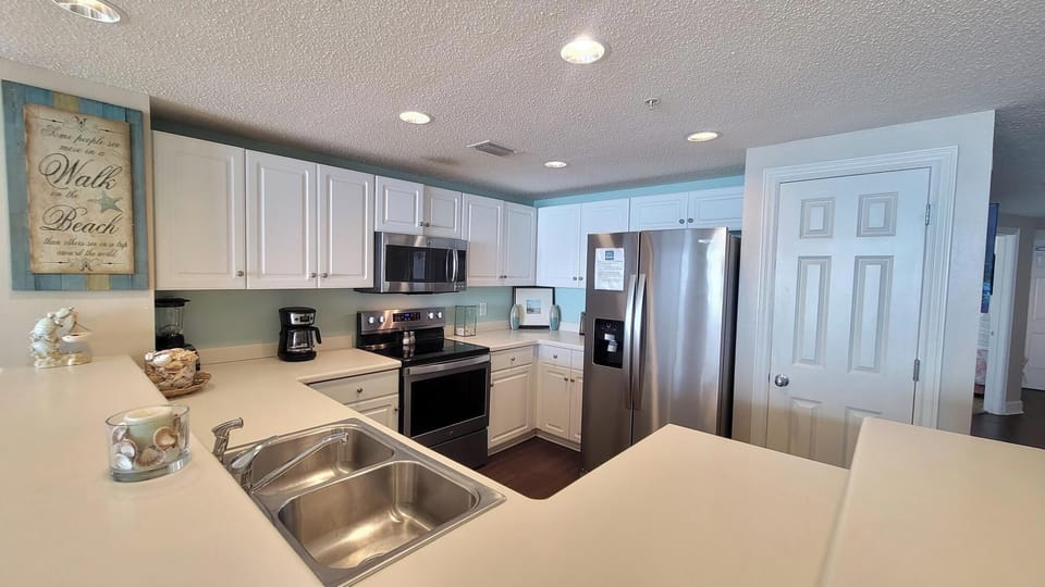 Full Kitchen.