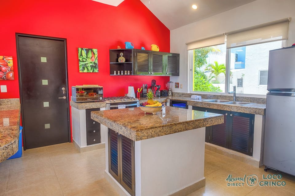Kitchen with island