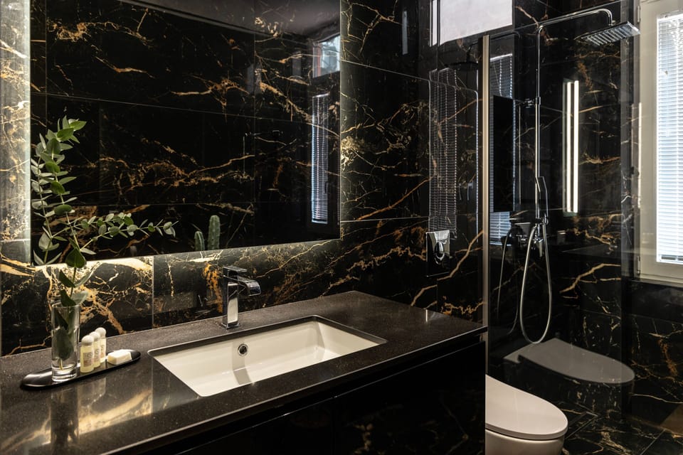 Kolonaki Chic Haven - A Downtown Retreat Apartment in Athens