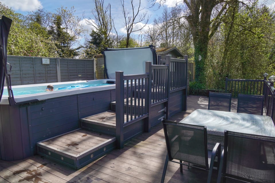 Cottage | Property grounds