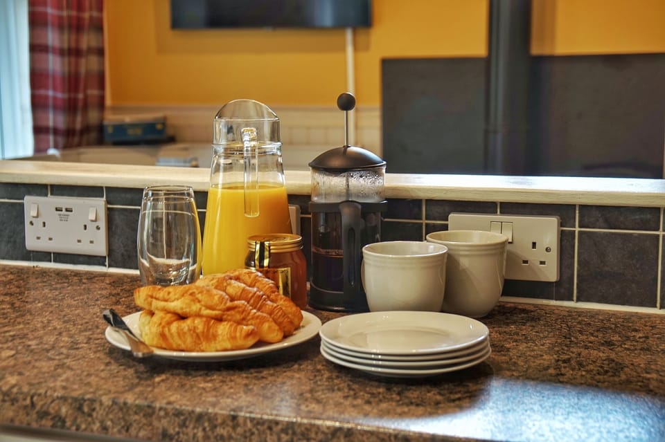 Cottage | Dining