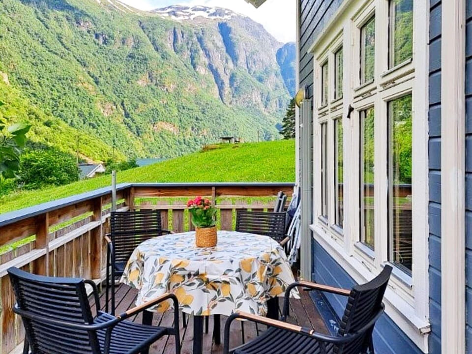 House | Dining