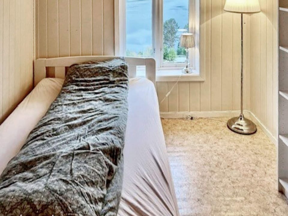10 Person Holiday Home in Snillfjord House in Trondelag