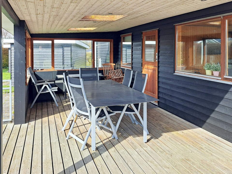 House | Outdoor dining
