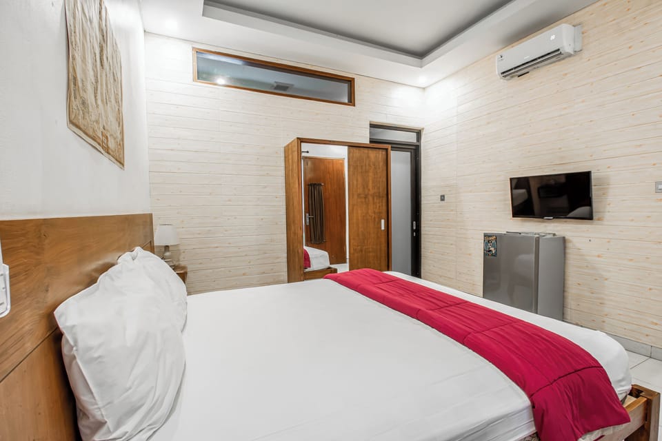 Standard Suite | 1 bedroom, desk, laptop workspace, free WiFi