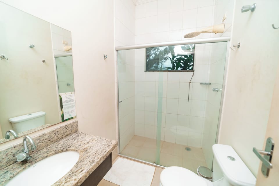 Traditional Double Room Single Use, 1 Queen Bed | Bathroom | Free toiletries