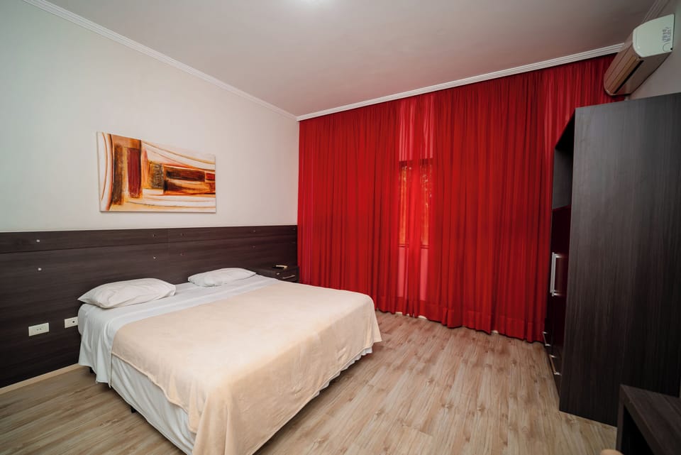 Traditional Double Room Single Use, 1 Queen Bed | Desk, laptop workspace, free WiFi