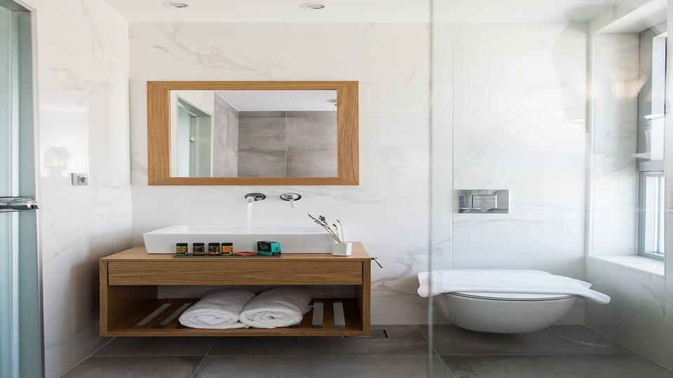 Luxury Villa, Courtyard View | Bathroom | Rainfall showerhead, towels