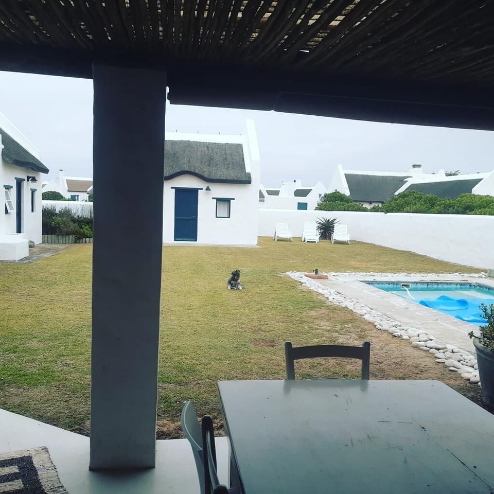 House | Outdoor dining