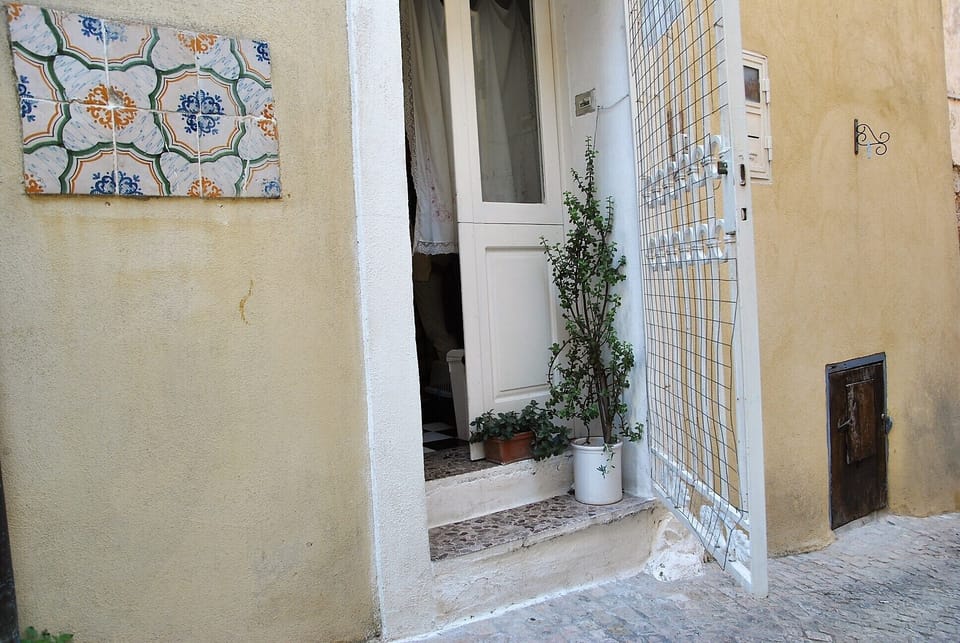 House, 1 Bedroom, Smoking, Fireplace | Property entrance