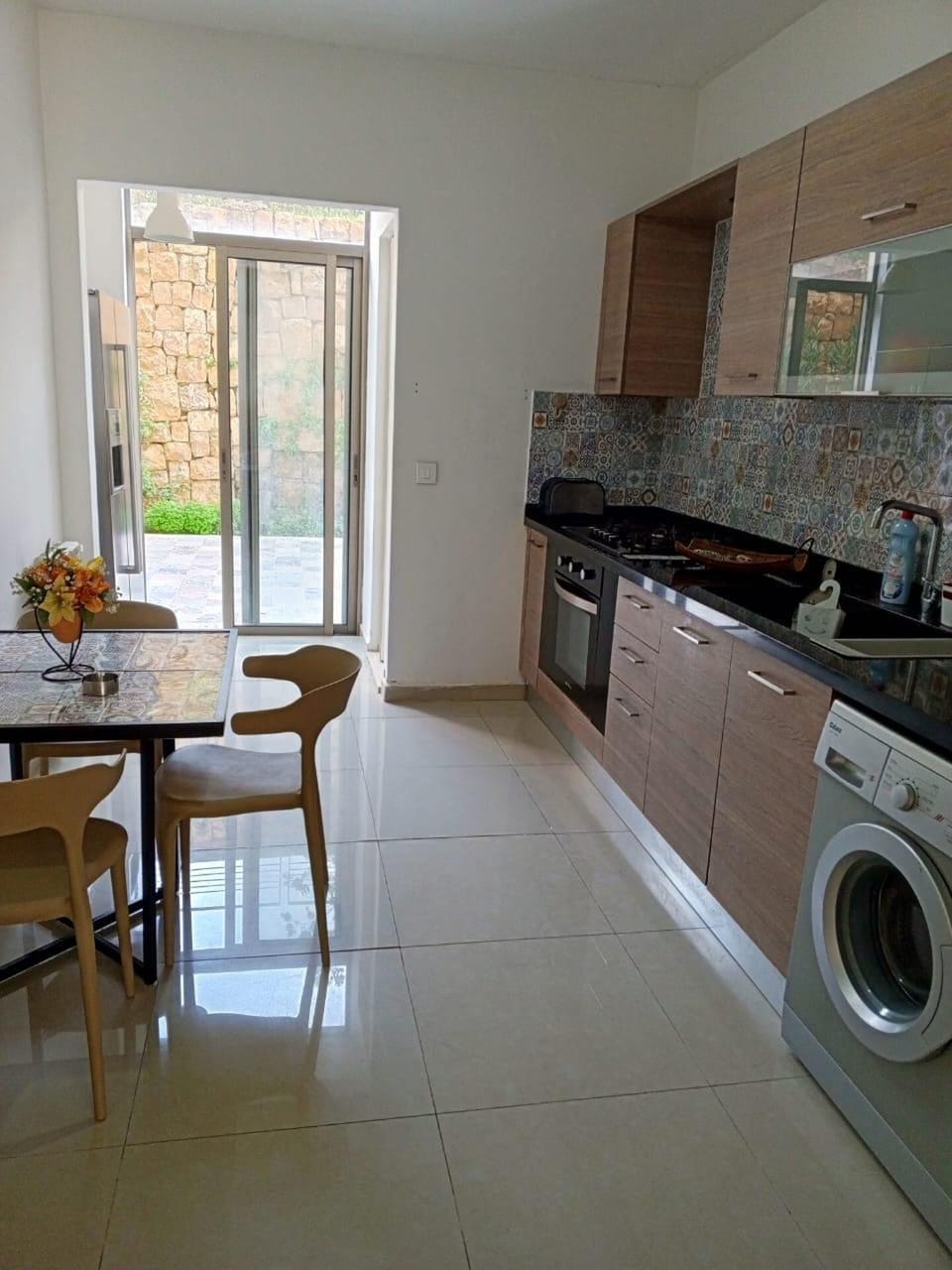 House | Private kitchen | Fridge, microwave, oven, stovetop