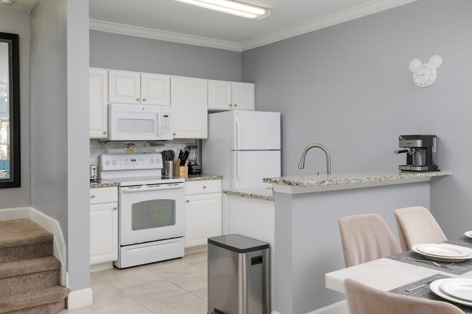 Fully equipped kitchen, catering to all your culinary needs and desires.