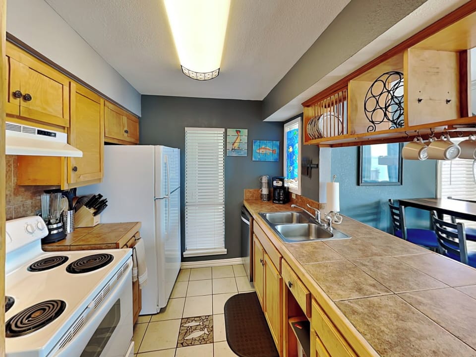 Condo (2 Bedrooms) | Property amenity