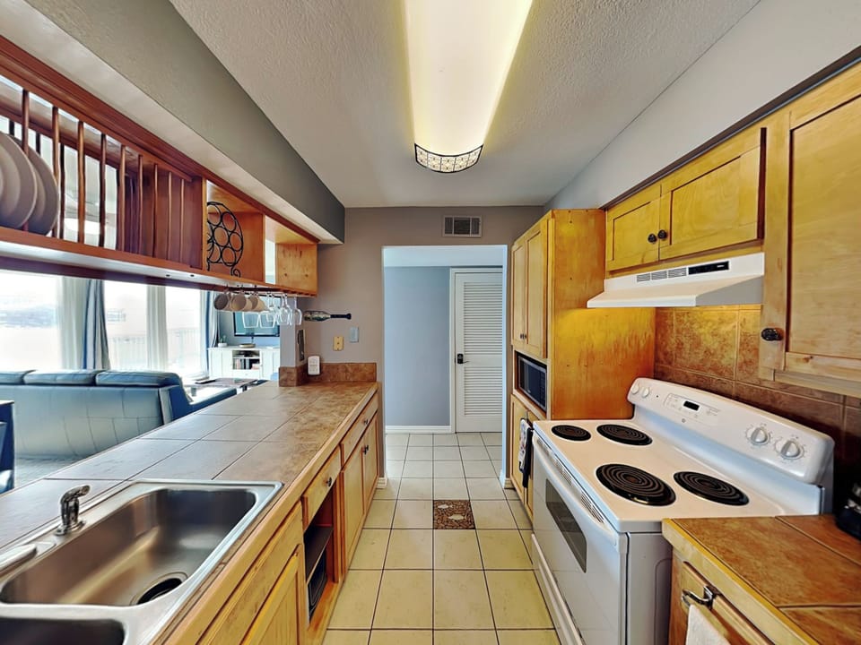 Condo (2 Bedrooms) | Property amenity
