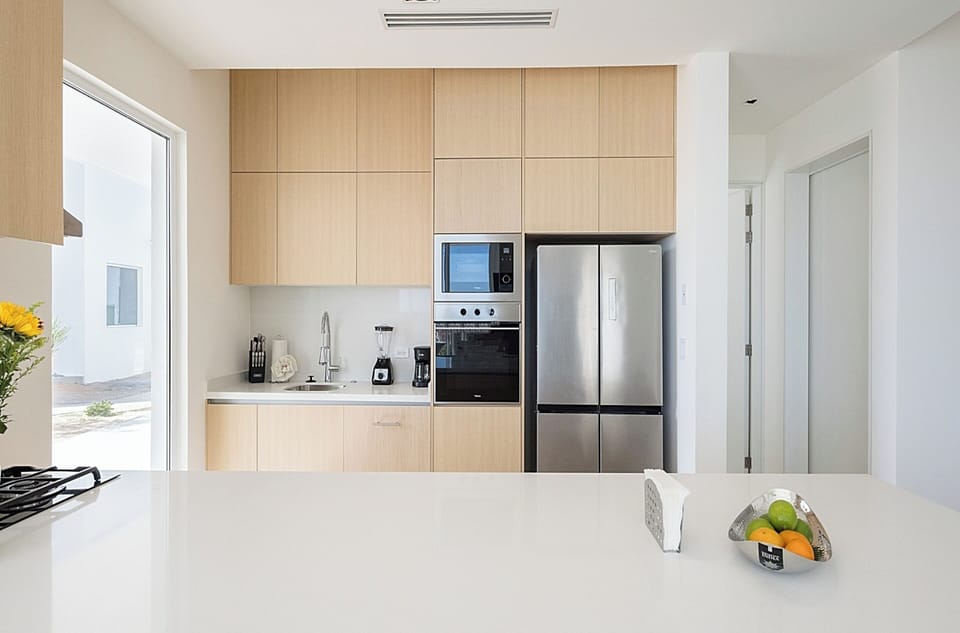 Deluxe Condo, Sea View | Private kitchen