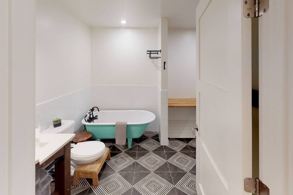 Bathroom w/ Laundry and Clawfoot Tub!