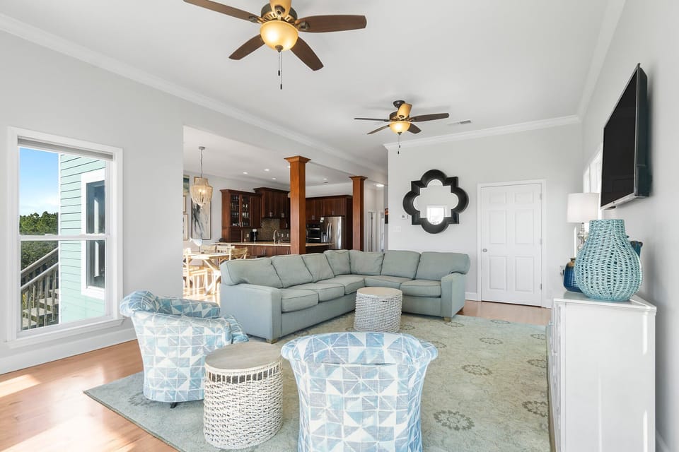 Comfortable open concept living and dining area