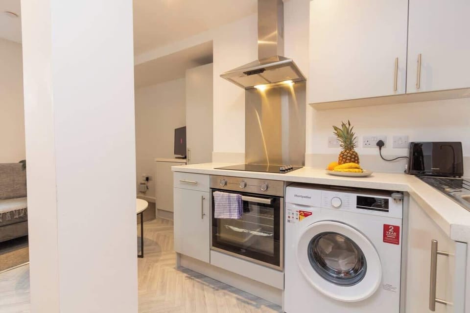 Kitchen with basic kitchen amenities to prepare a scrumptious meal!