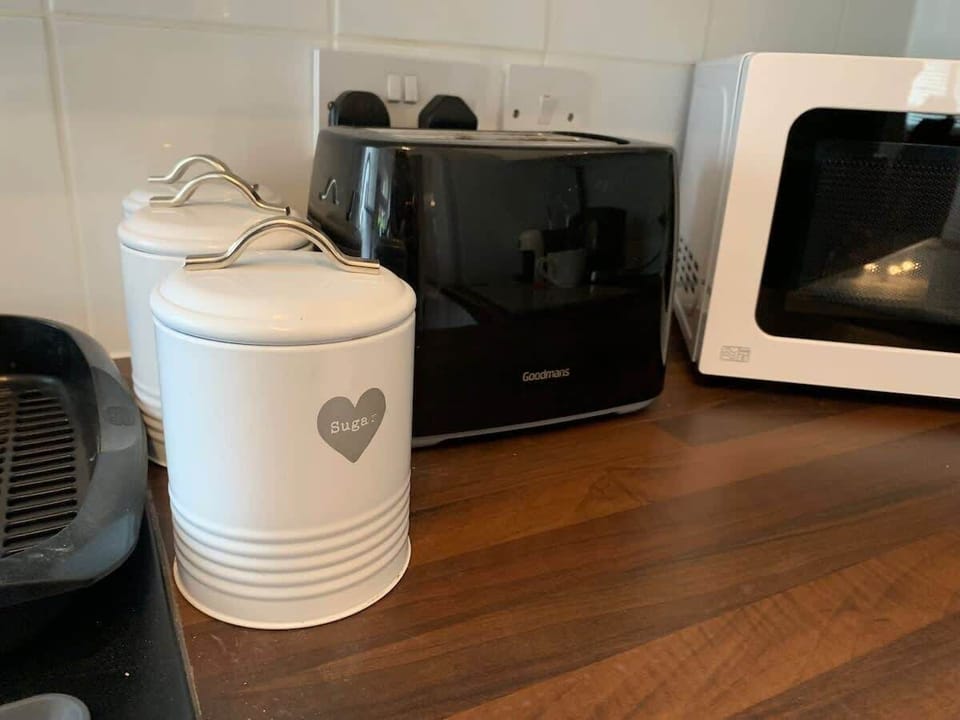 kitchen amenities
