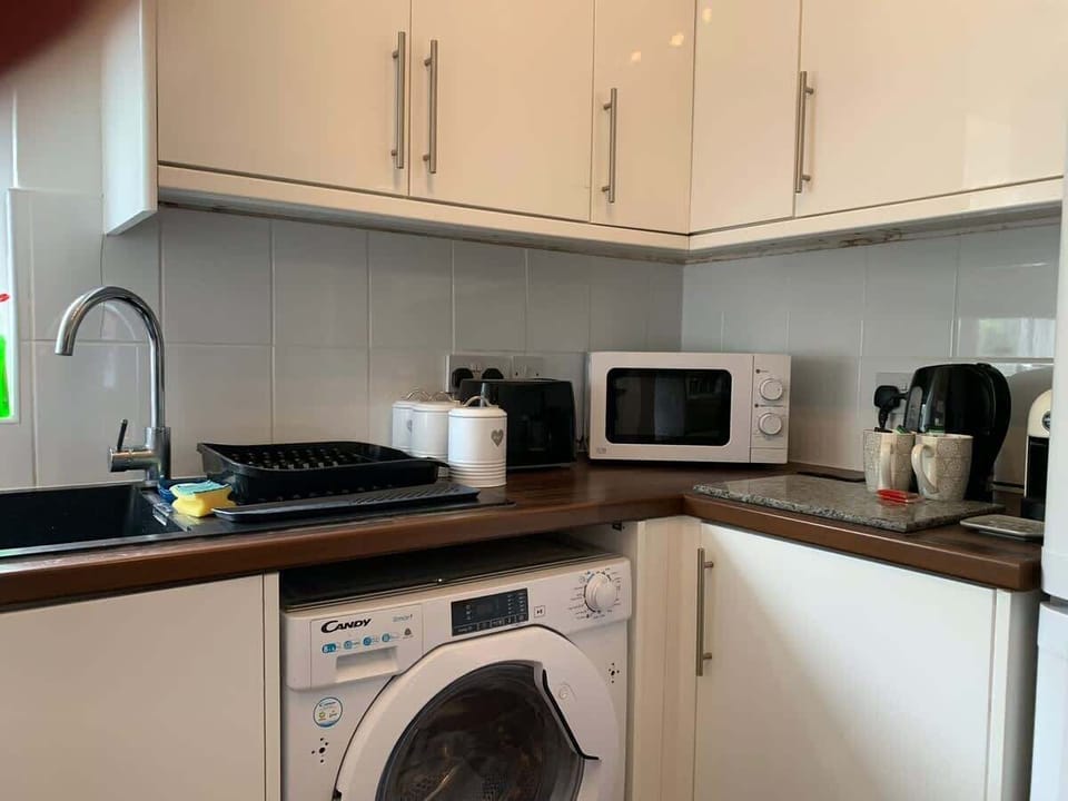 Kitchen with washer; best for long term stays!
