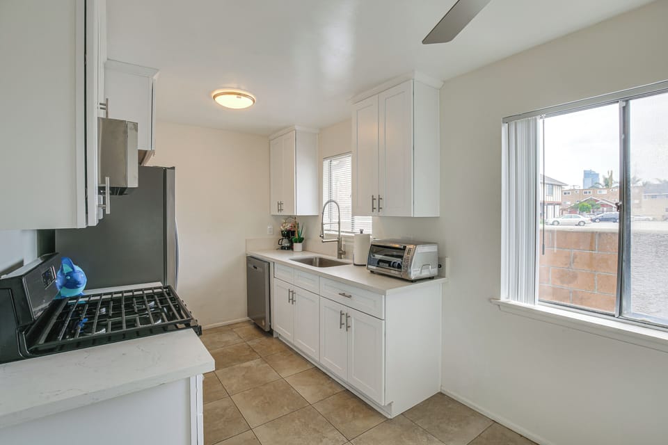 Kitchen | Drip Coffee Maker | Blender | Crockpot | Toaster Oven | Microwave