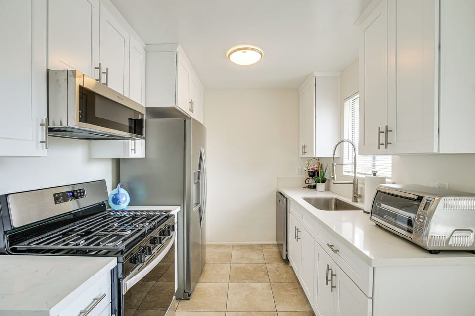Kitchen | Stainless Steel Appliances w/ Dishwasher | Cooking Basics